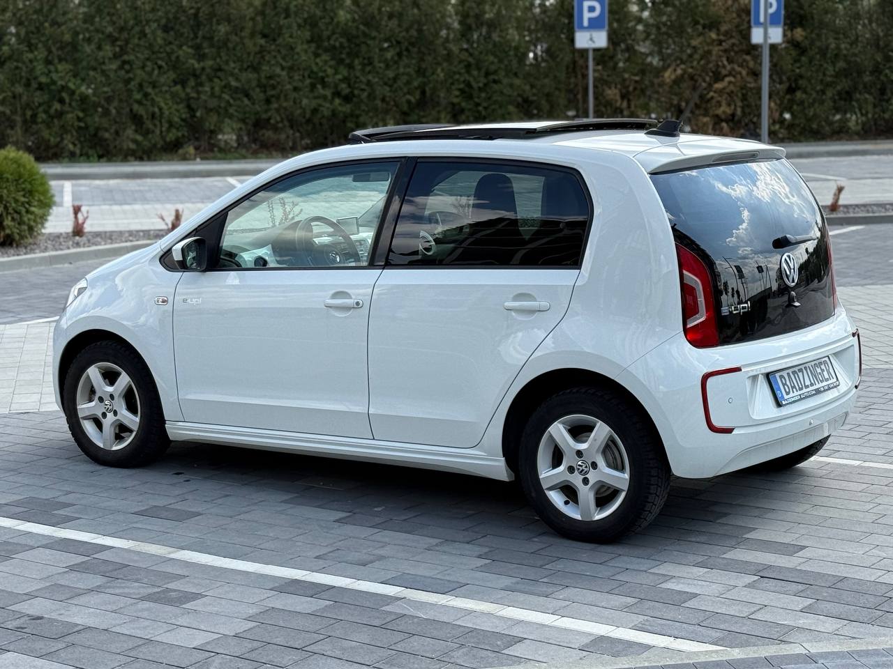 Фото - Volkswagen up! #3