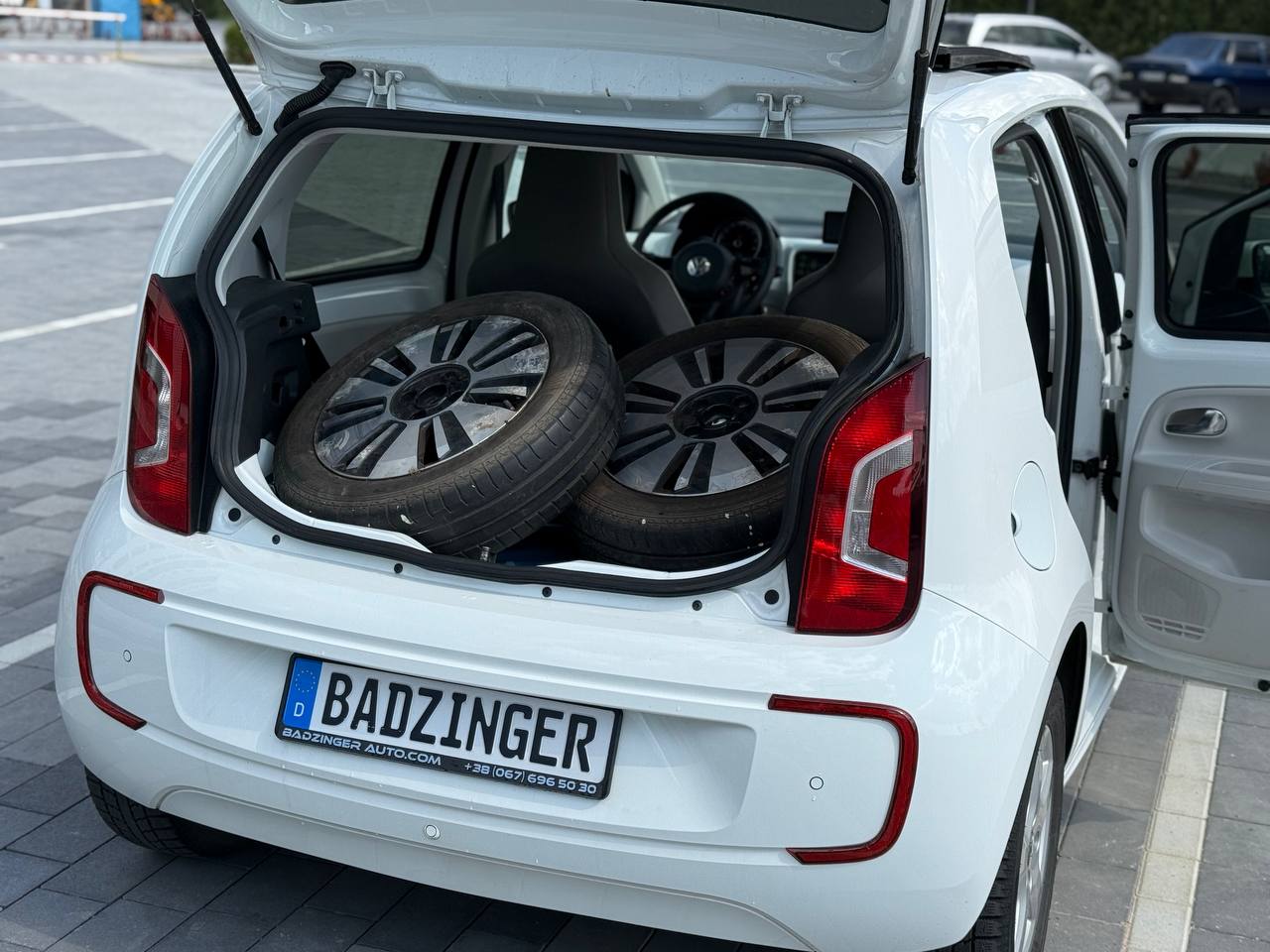Фото - Volkswagen up! #7