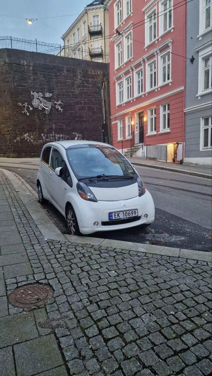 Фото - Mitsubishi i-MiEV #2