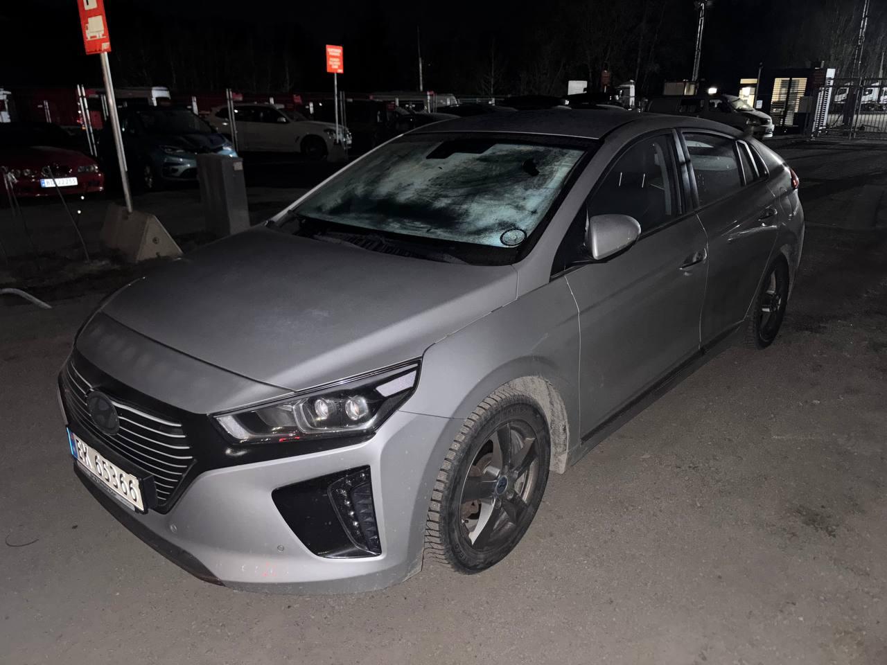 Фото - Hyundai IONIQ #2