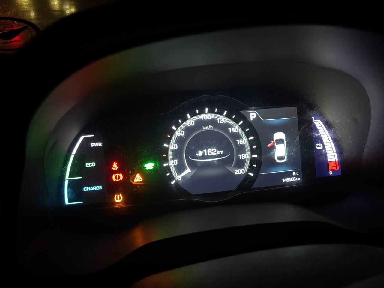 Фото - Hyundai IONIQ #3