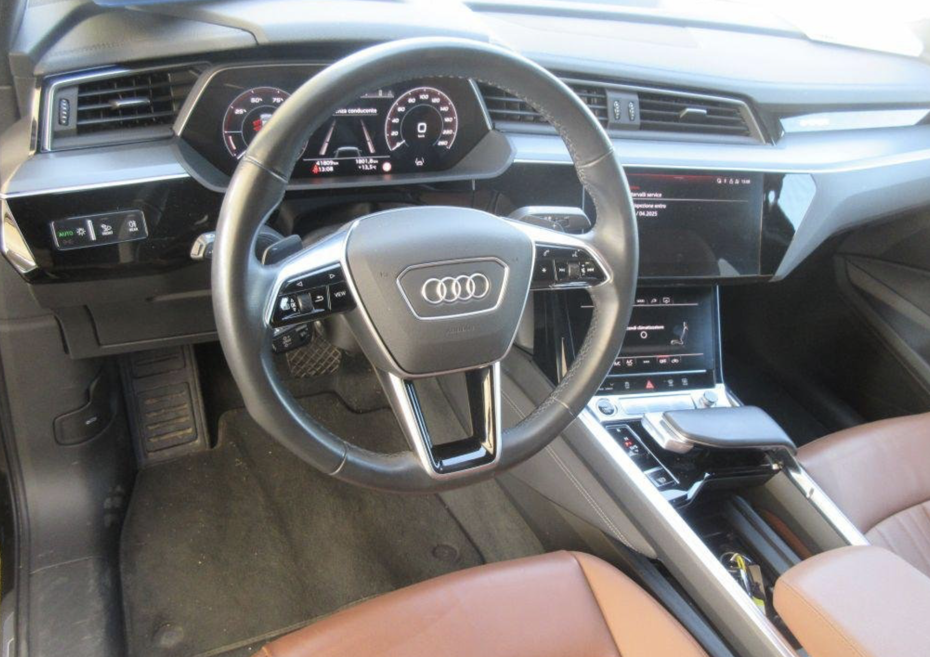 Фото - Audi E-tron Sportback #5