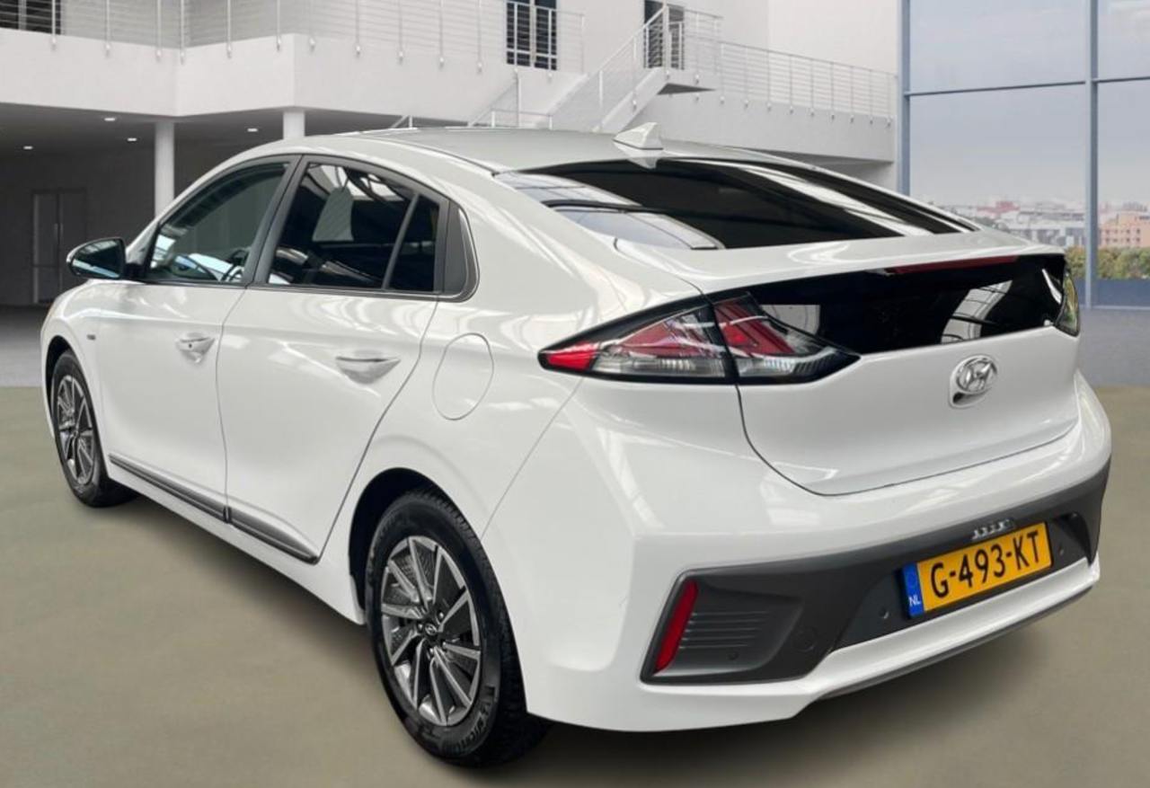 Фото - Hyundai IONIQ #7