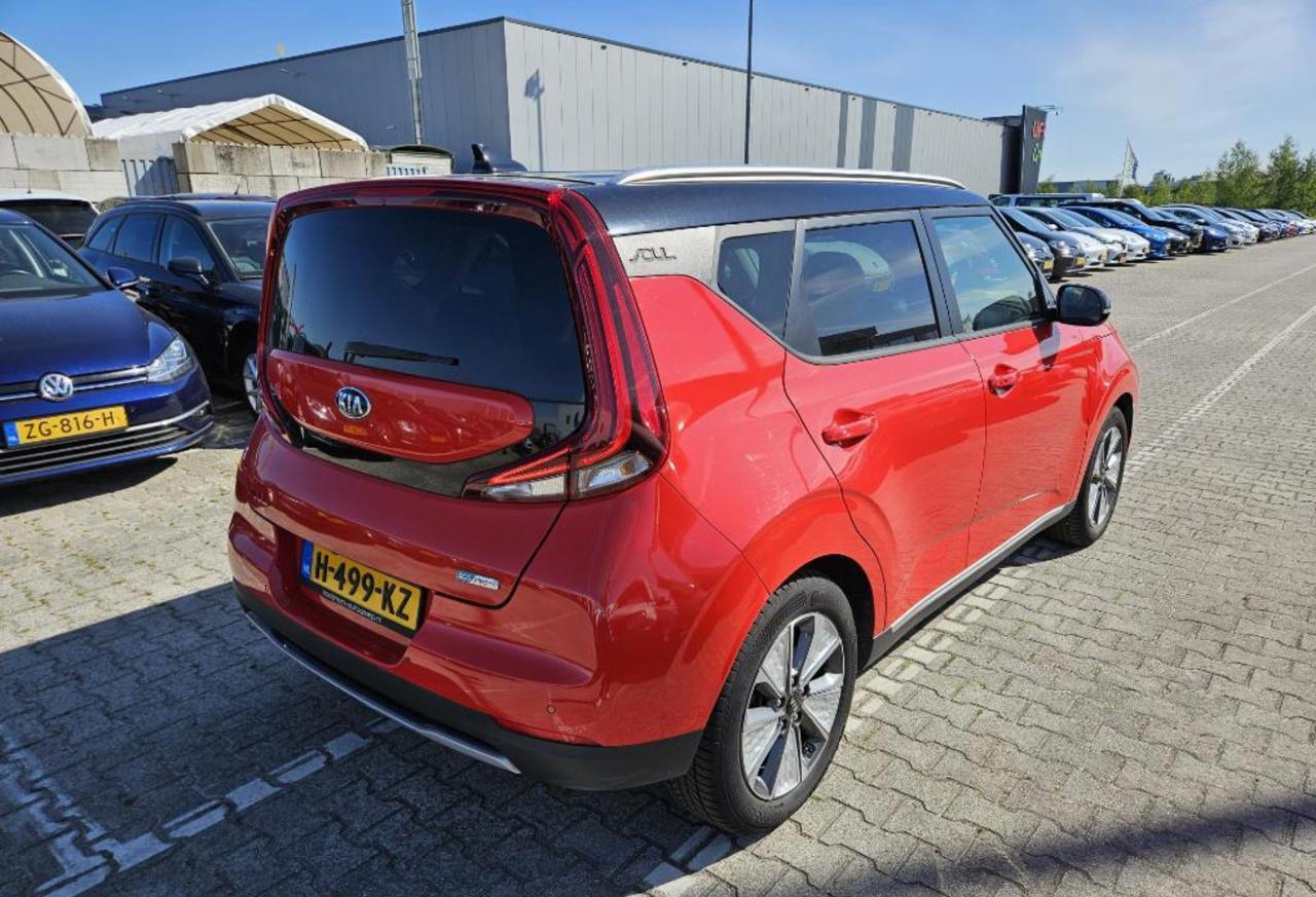 Фото - Kia Soul EV #3