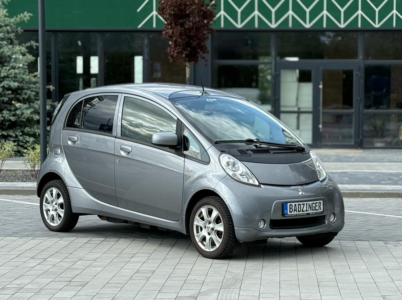 Фото - Mitsubishi i-MiEV #2