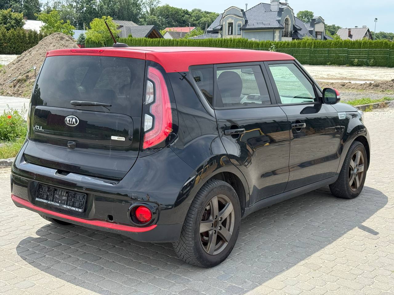 Фото - Kia Soul EV #7