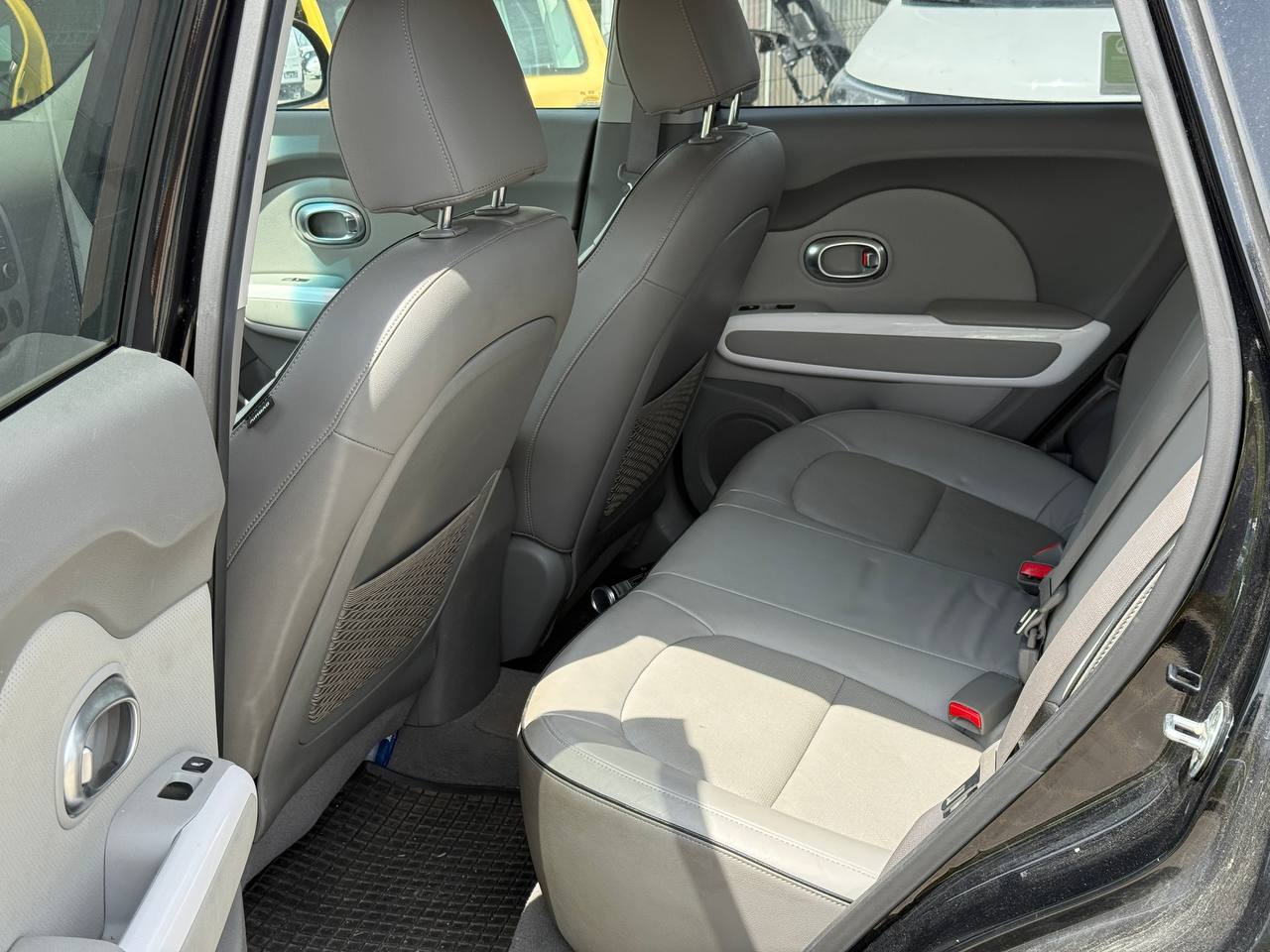 Фото - Kia Soul EV #4