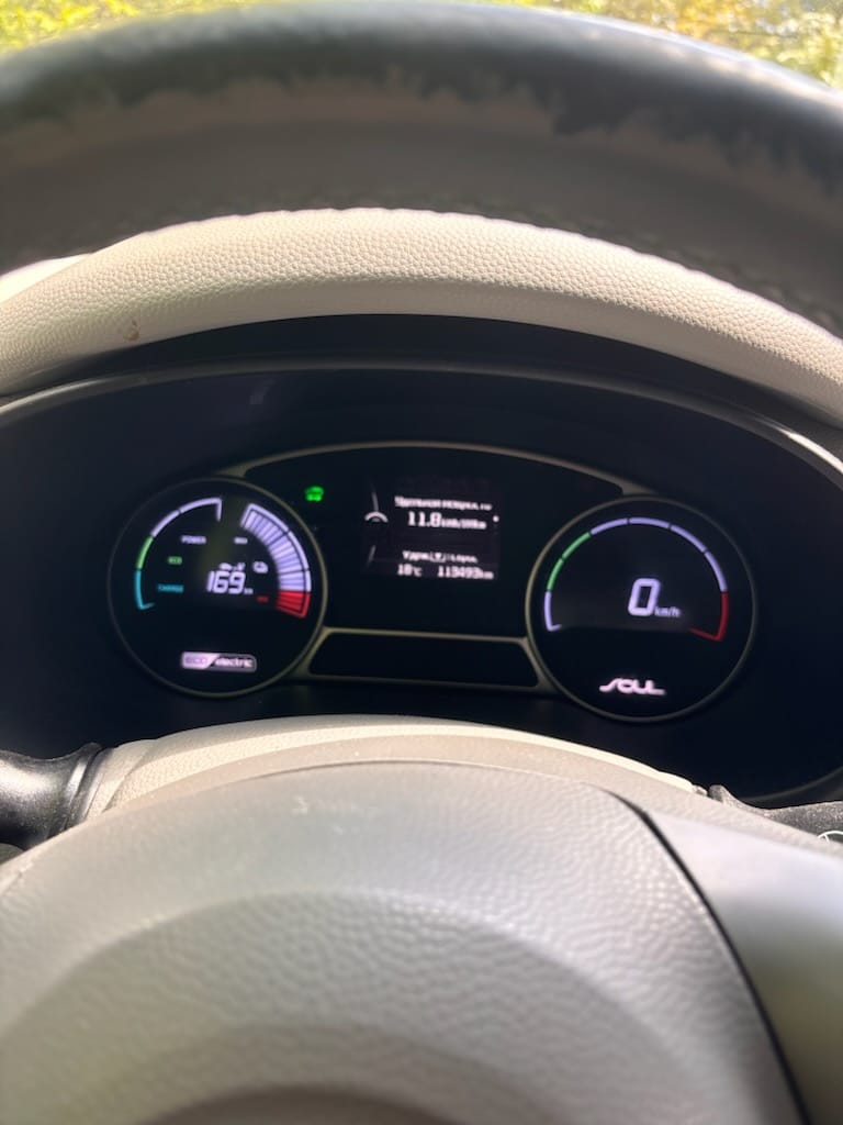 Фото - Kia Soul EV #10