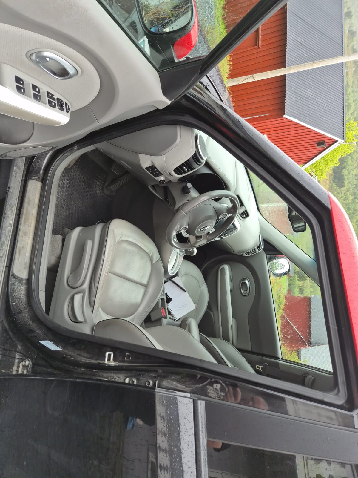 Фото - Kia Soul EV #7