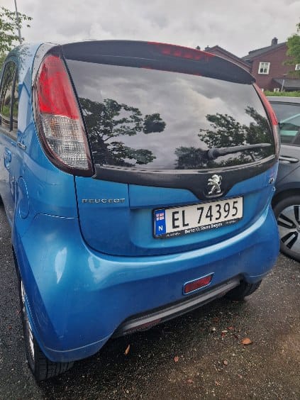 Фото - Peugeot Ion #2