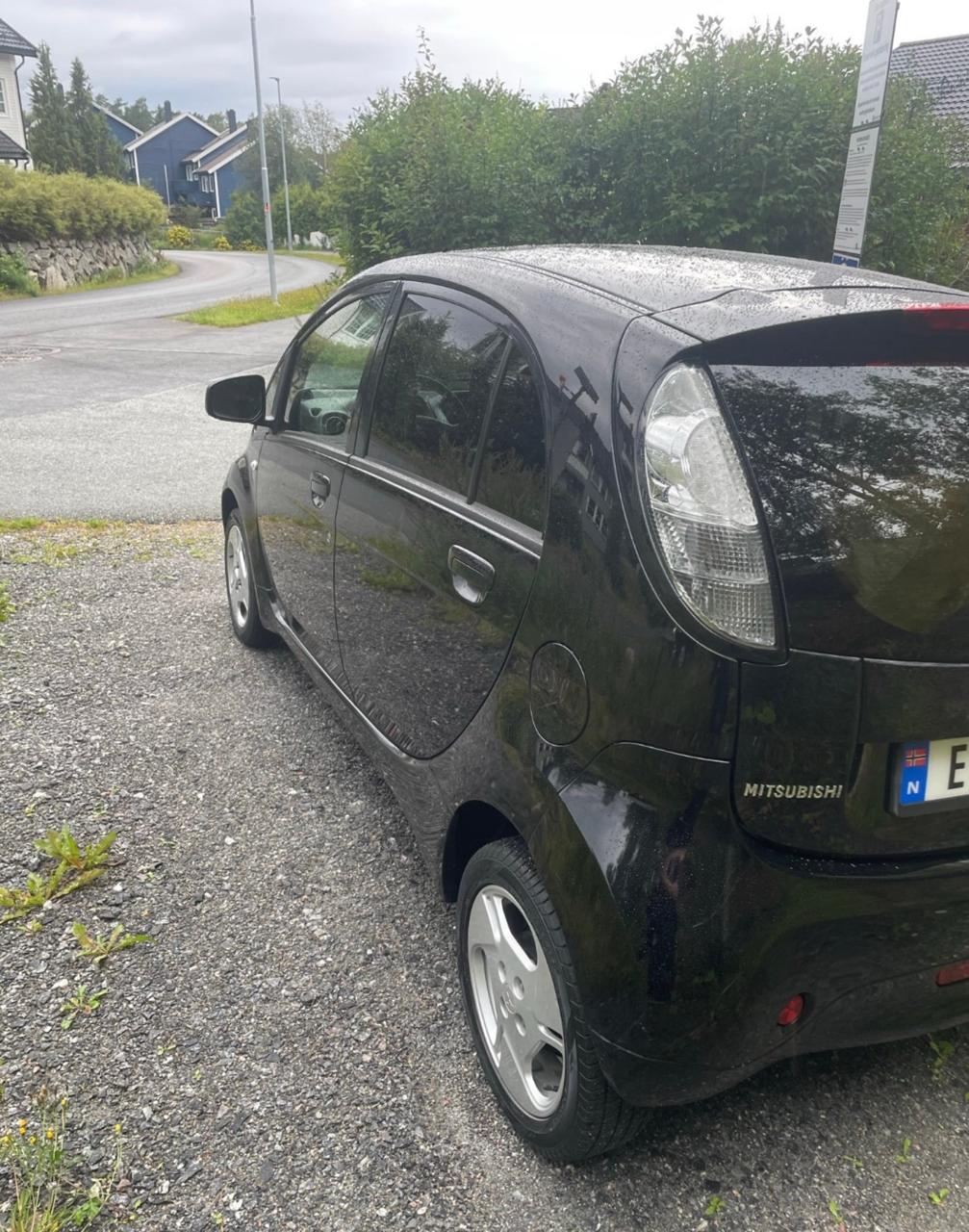 Фото - Mitsubishi i-MiEV #3