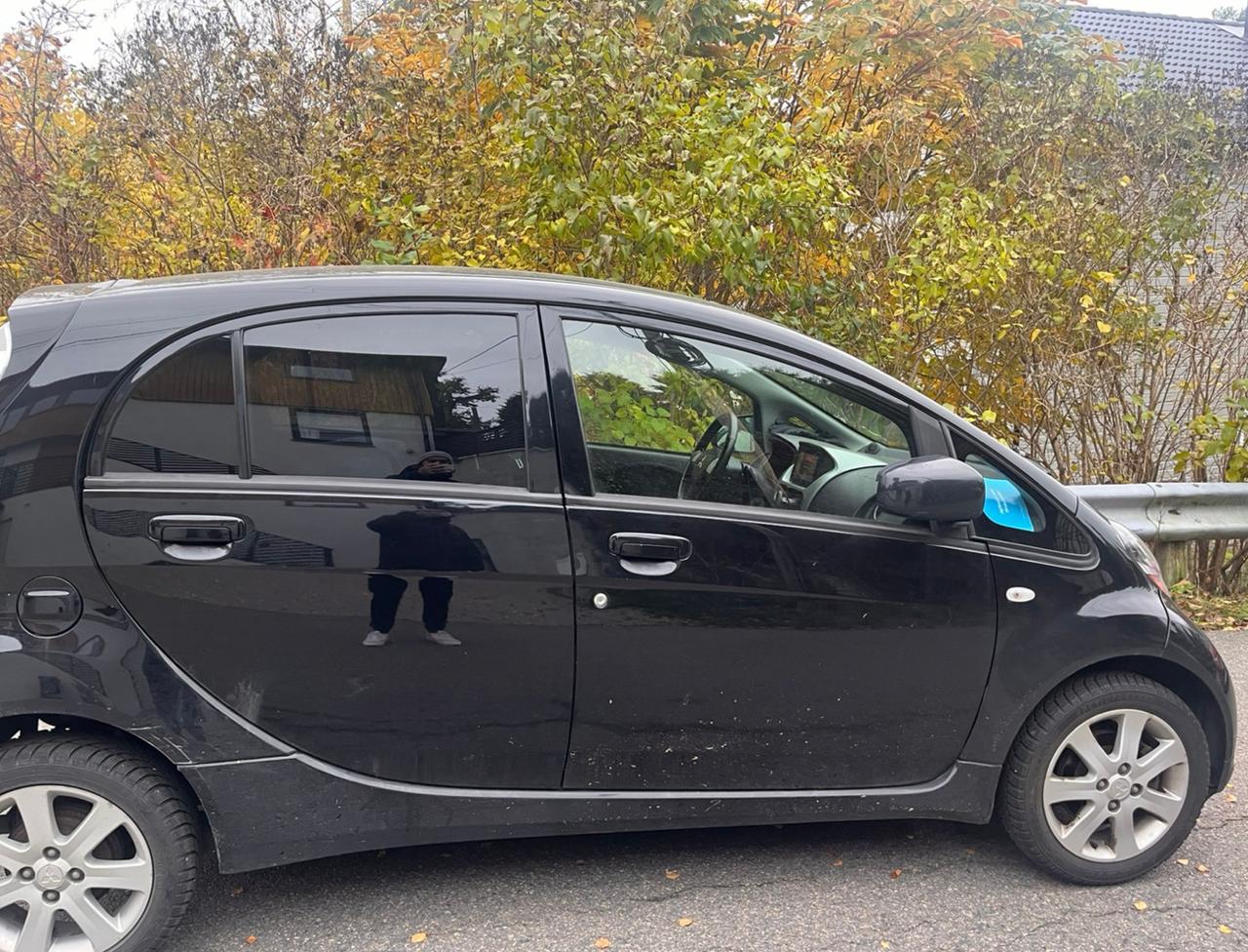 Фото - Mitsubishi i-MiEV #4