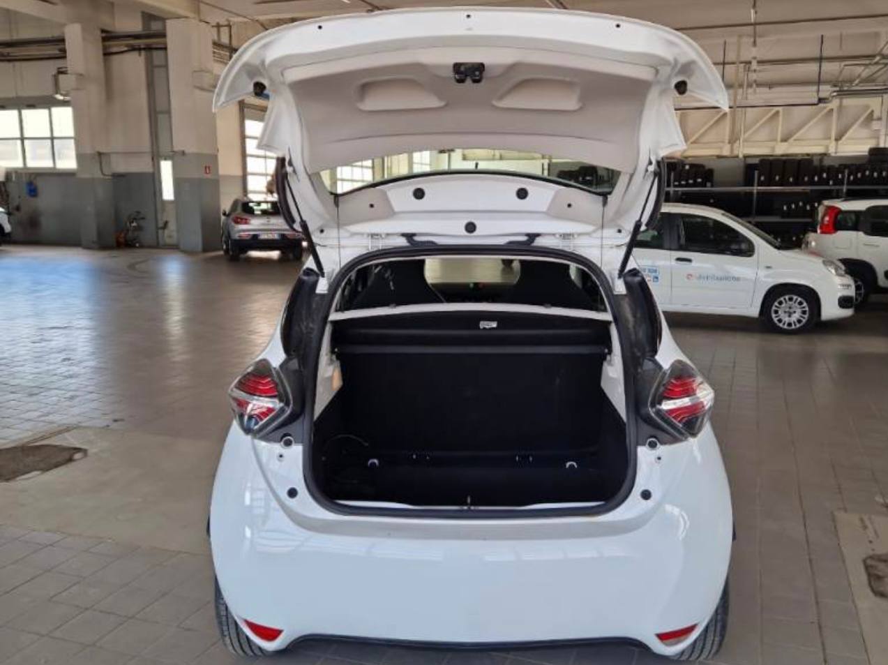 Фото - Renault ZOE #8