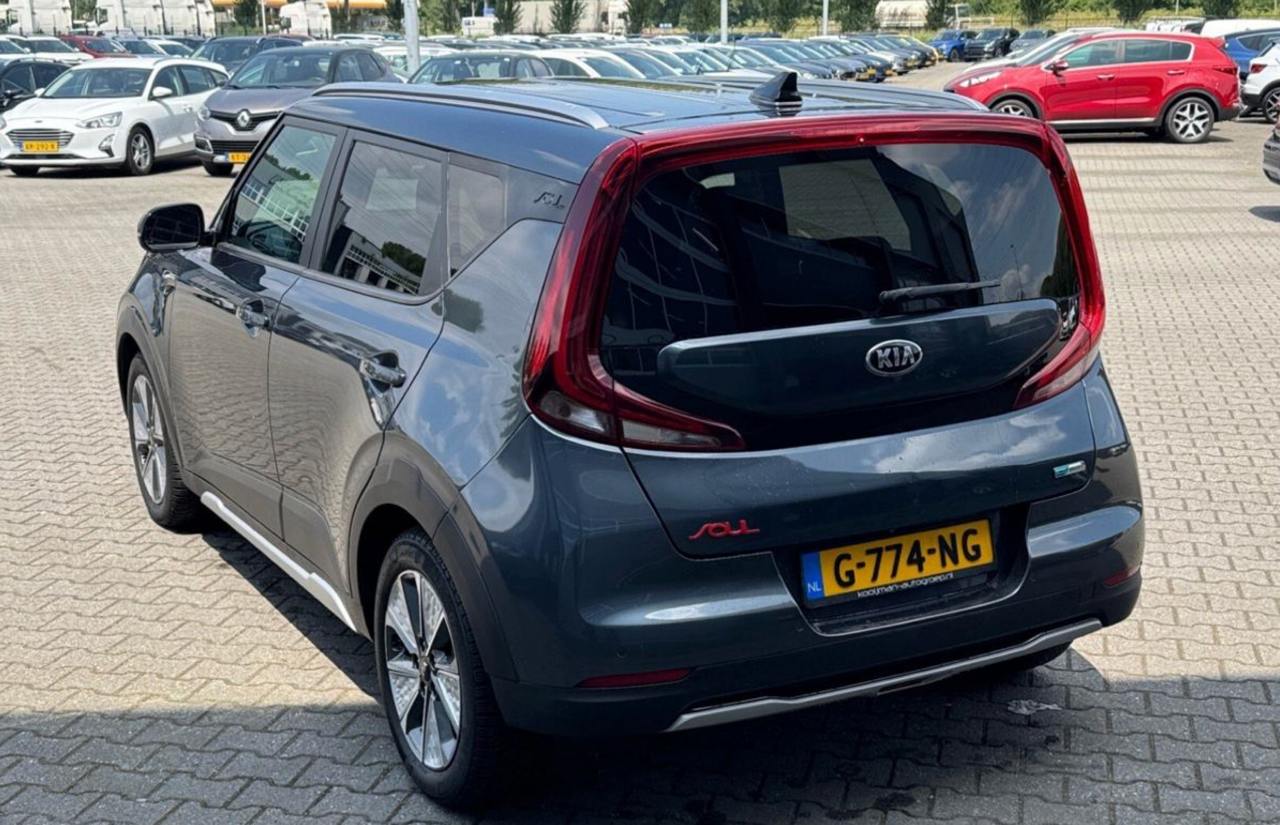 Фото - Kia Soul EV #2