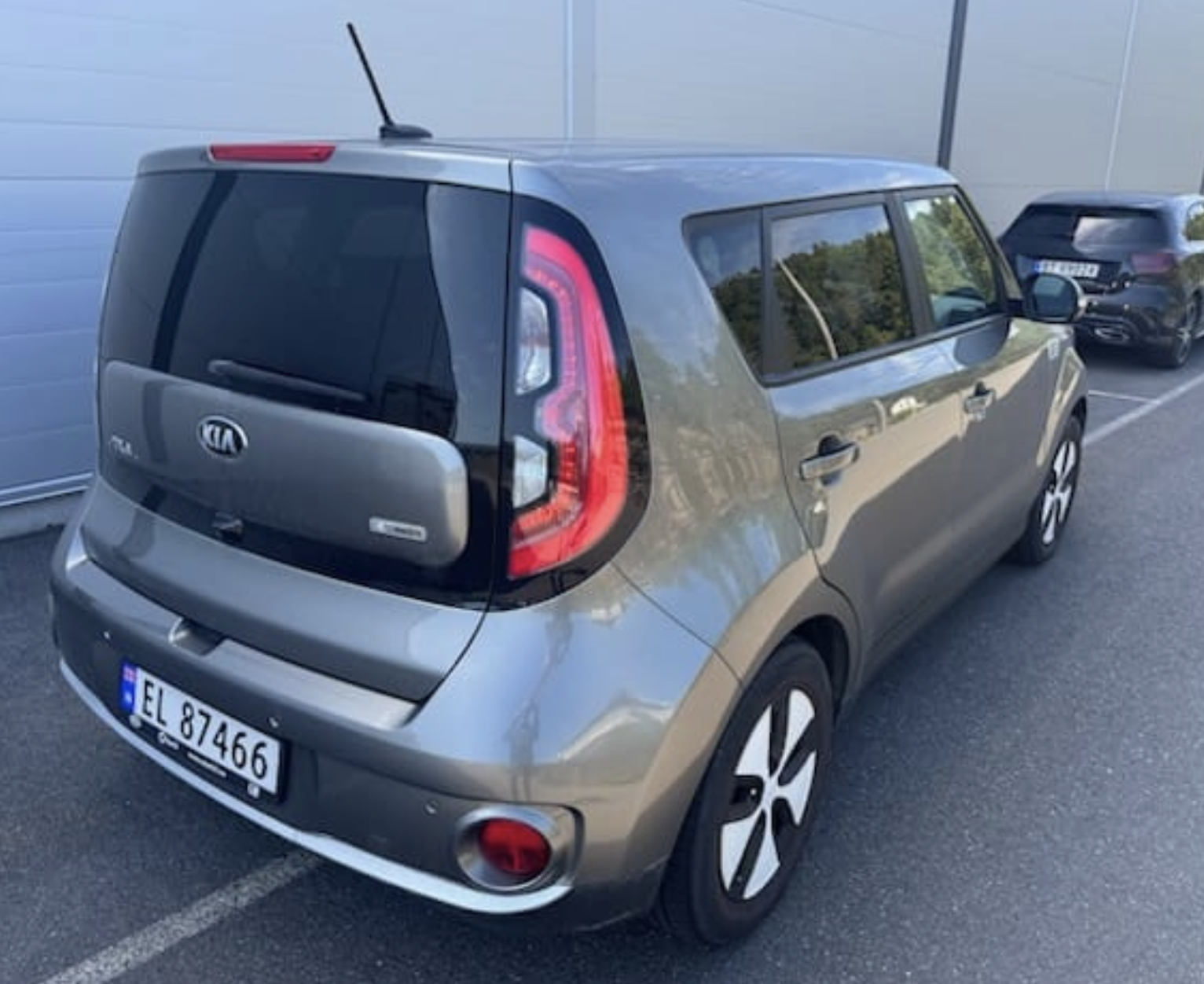 Фото - Kia Soul EV #6