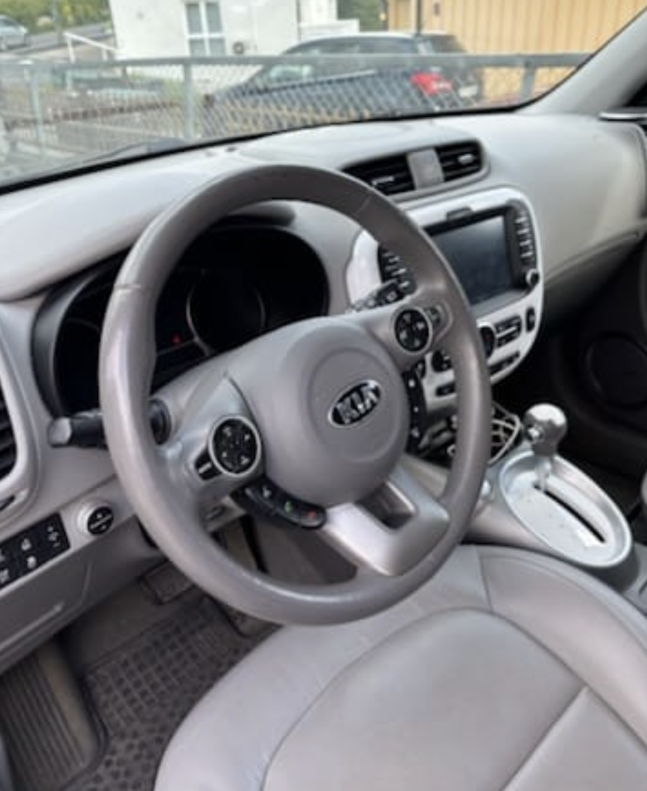 Фото - Kia Soul EV #7