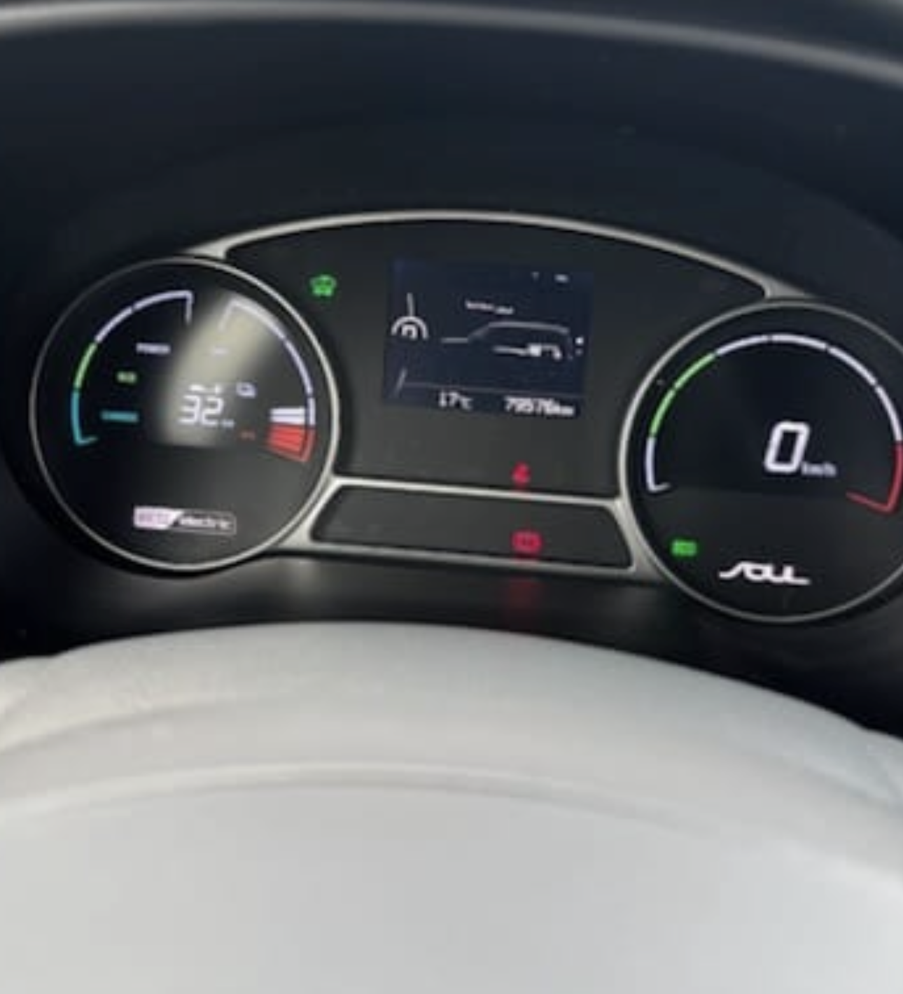 Фото - Kia Soul EV #8