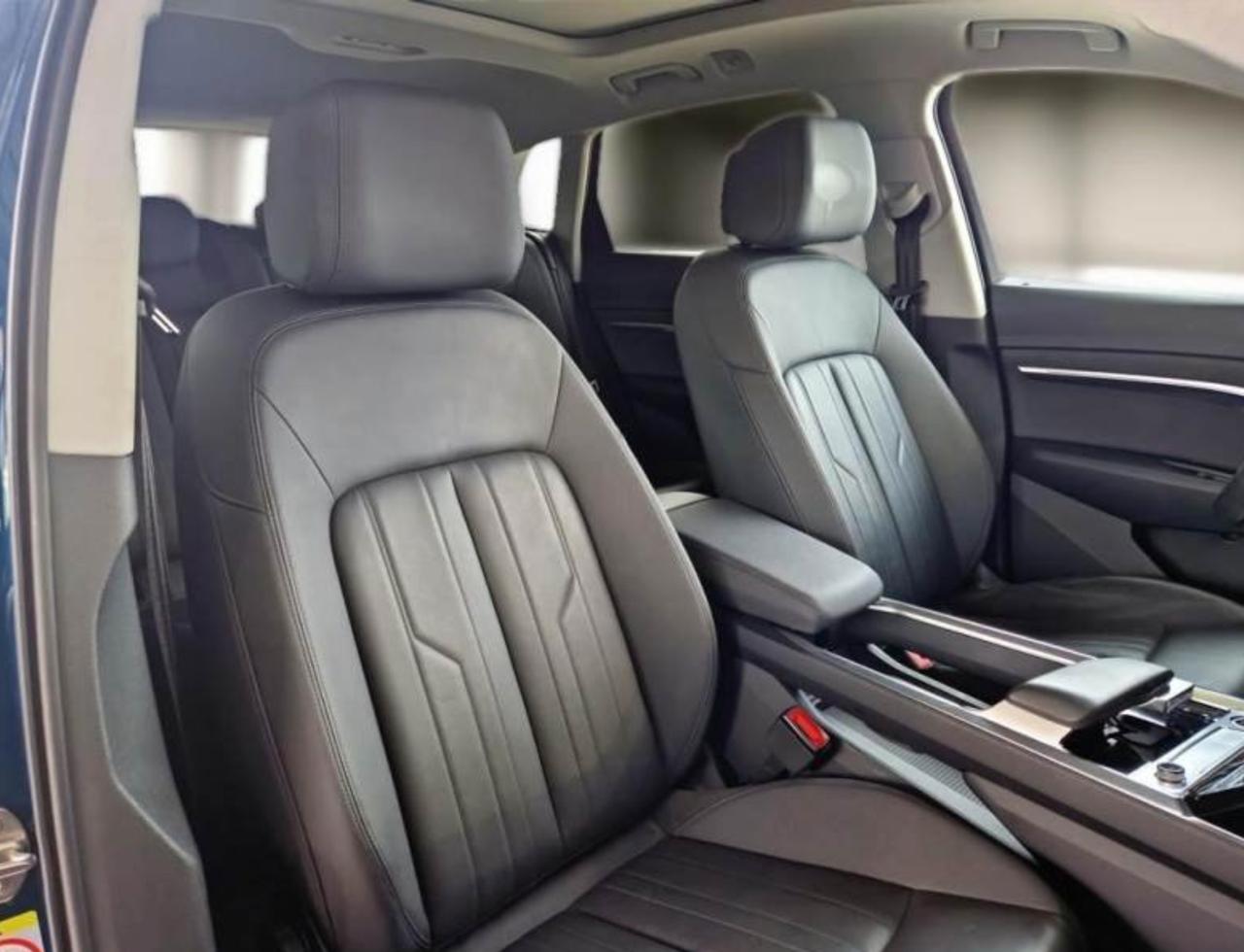 Фото - Audi E-tron #7