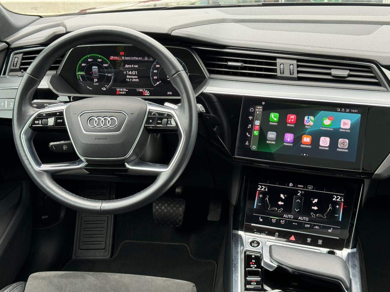 Фото - Audi E-tron #9