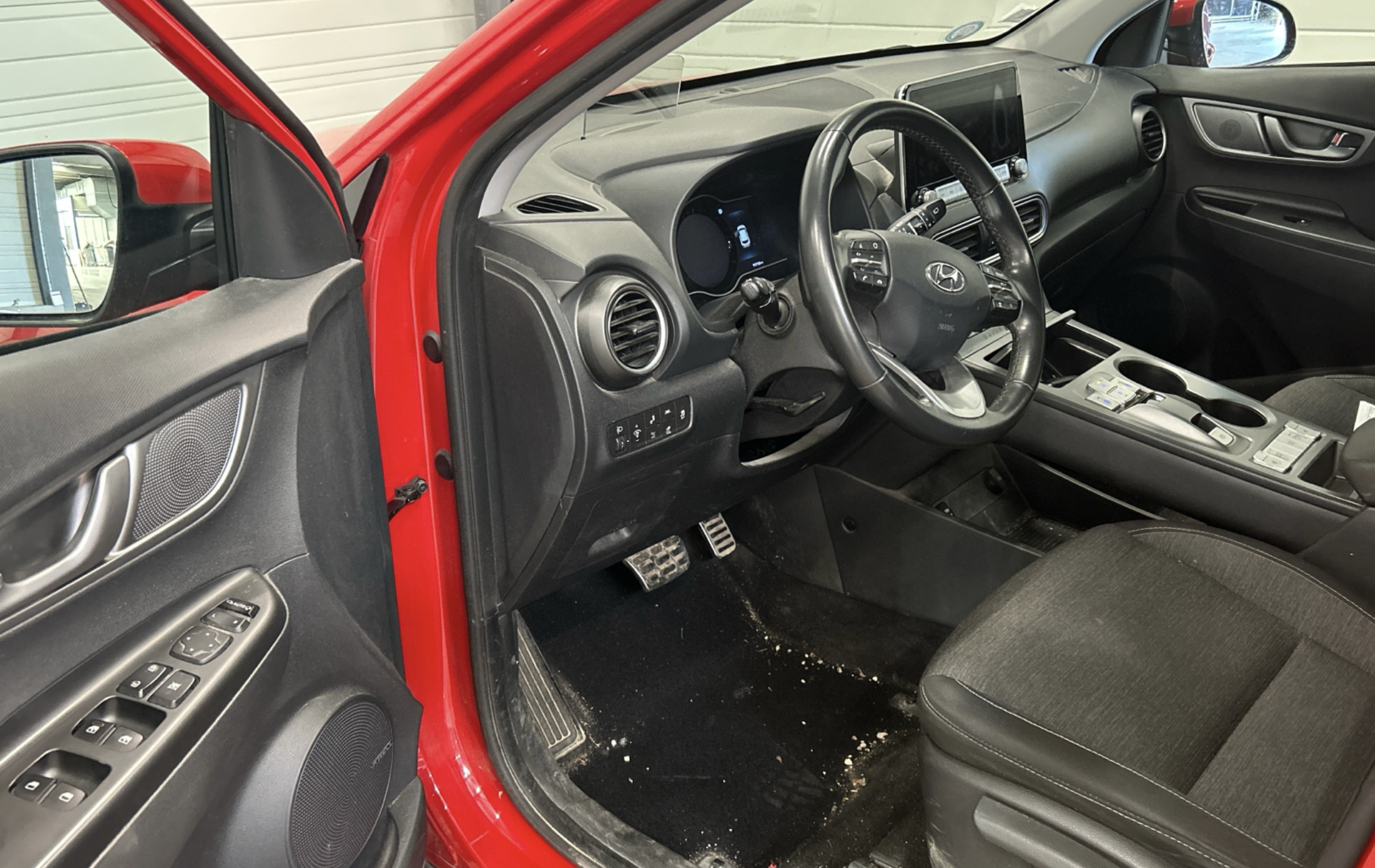 Фото - Hyundai Kona #5