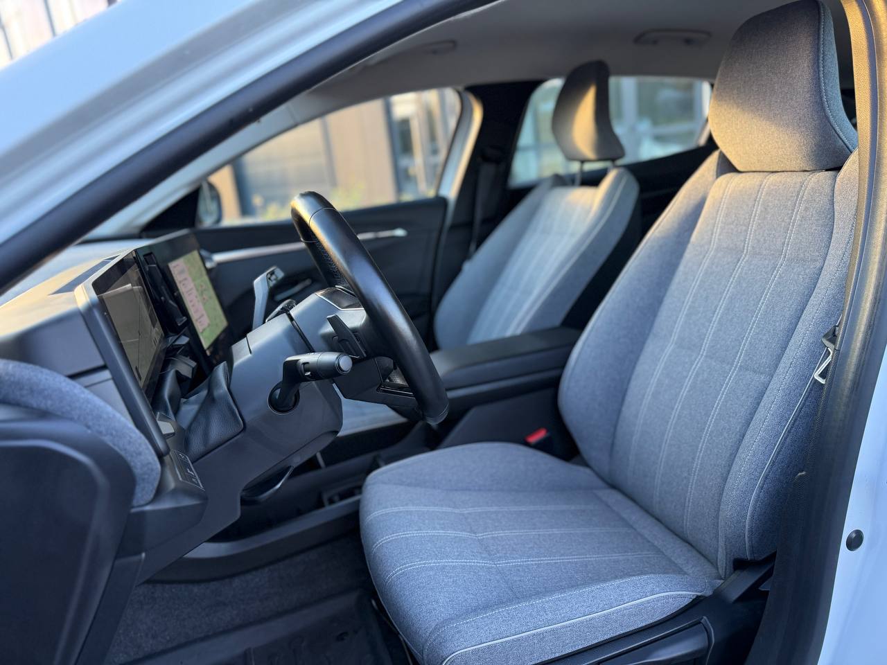 Фото - Renault Megane E-Tech #9