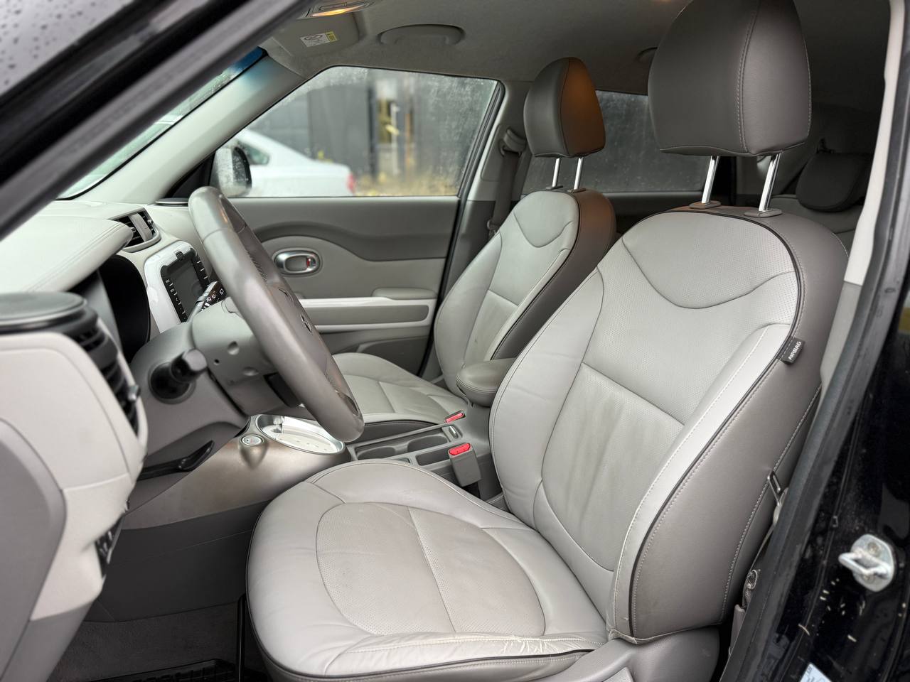 Фото - Kia Soul EV #7