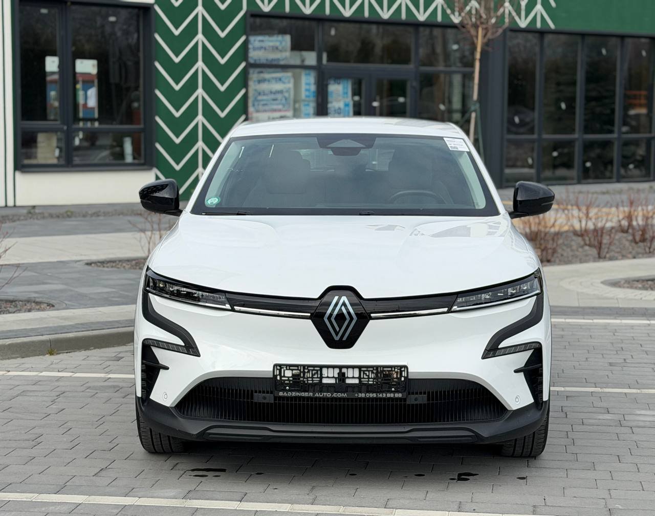 Фото - Renault Megane E-Tech #2