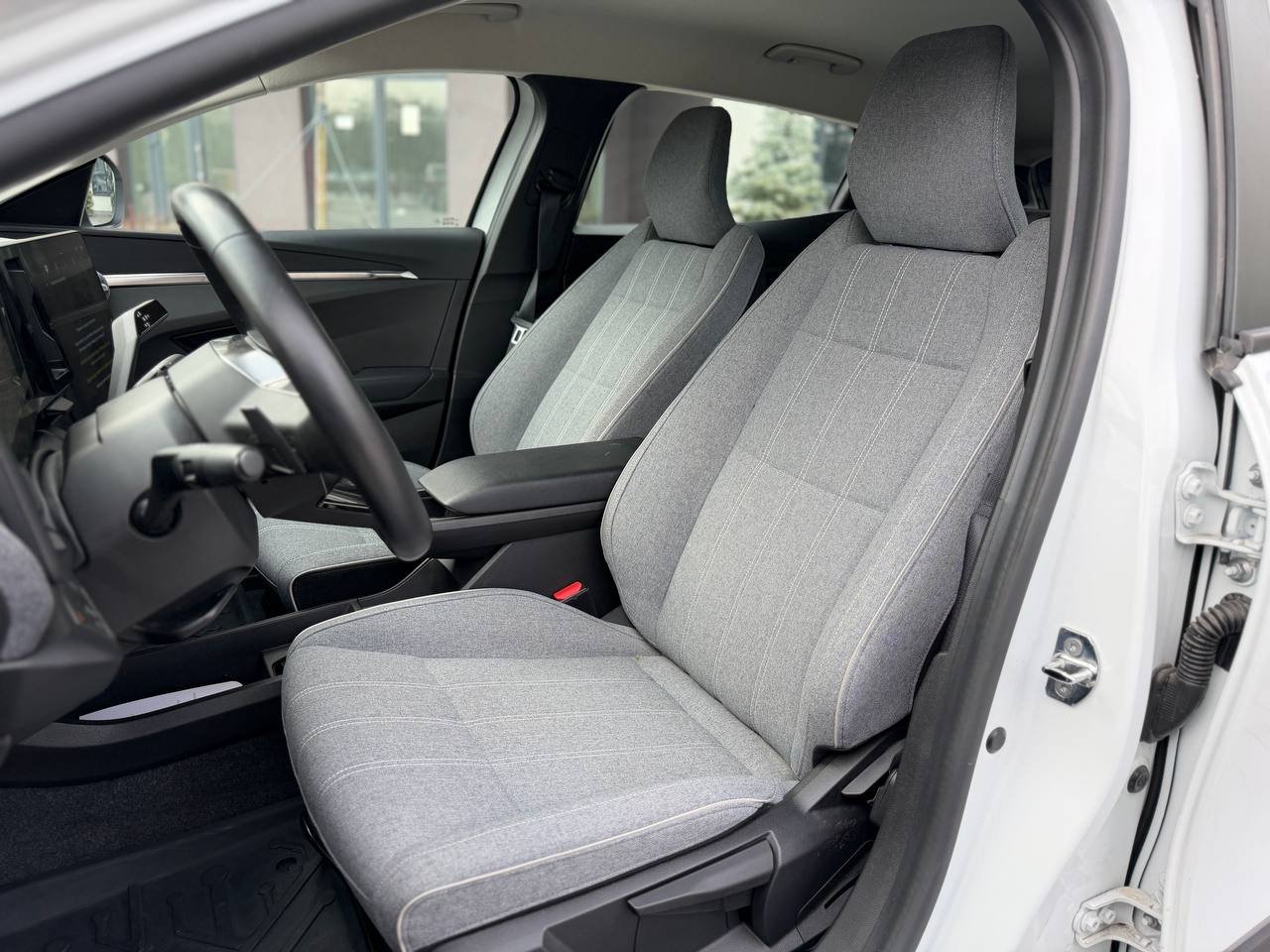 Фото - Renault Megane E-Tech #9