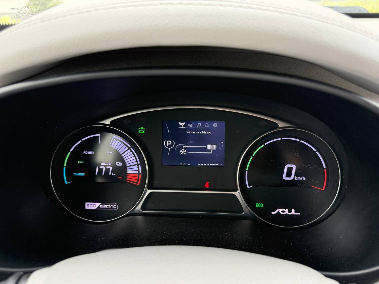 Фото - Kia Soul EV #7
