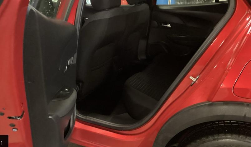 Фото - Peugeot e-2008 #7