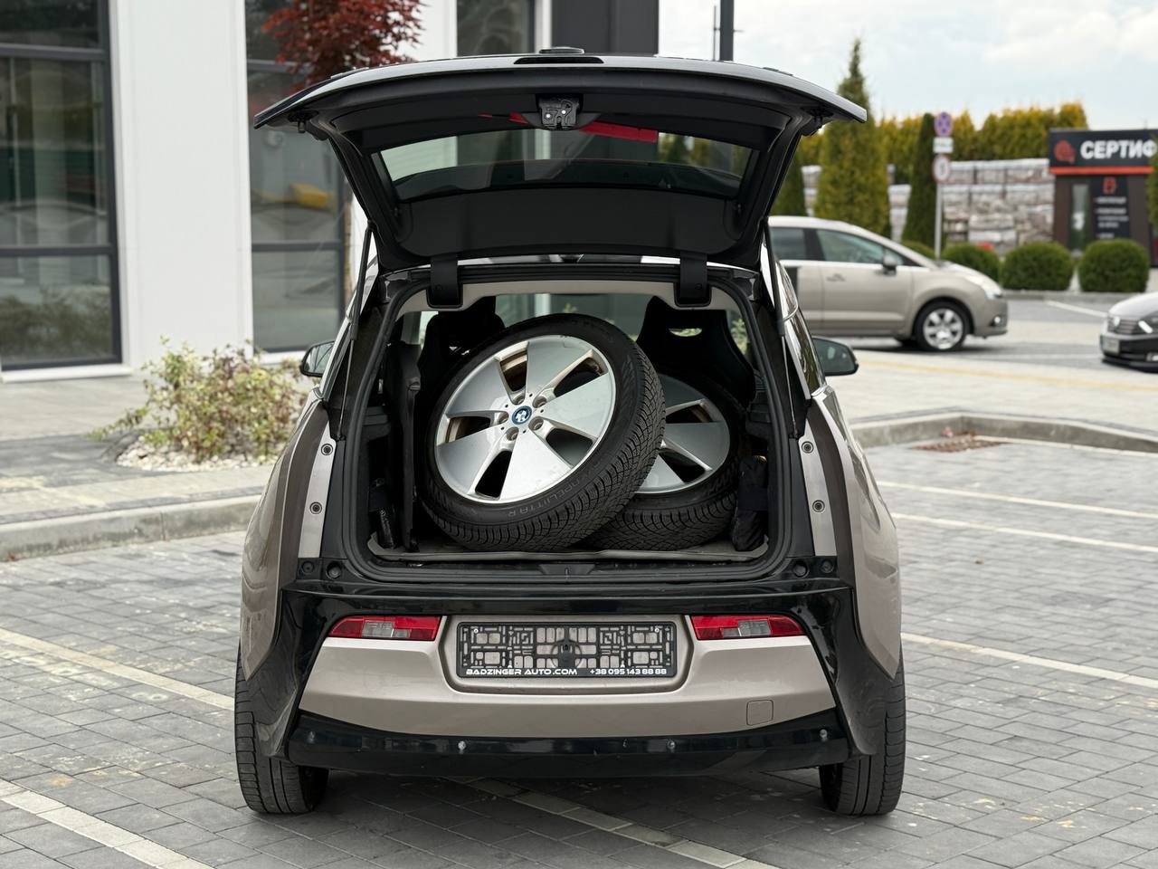 Фото - BMW I3 #9