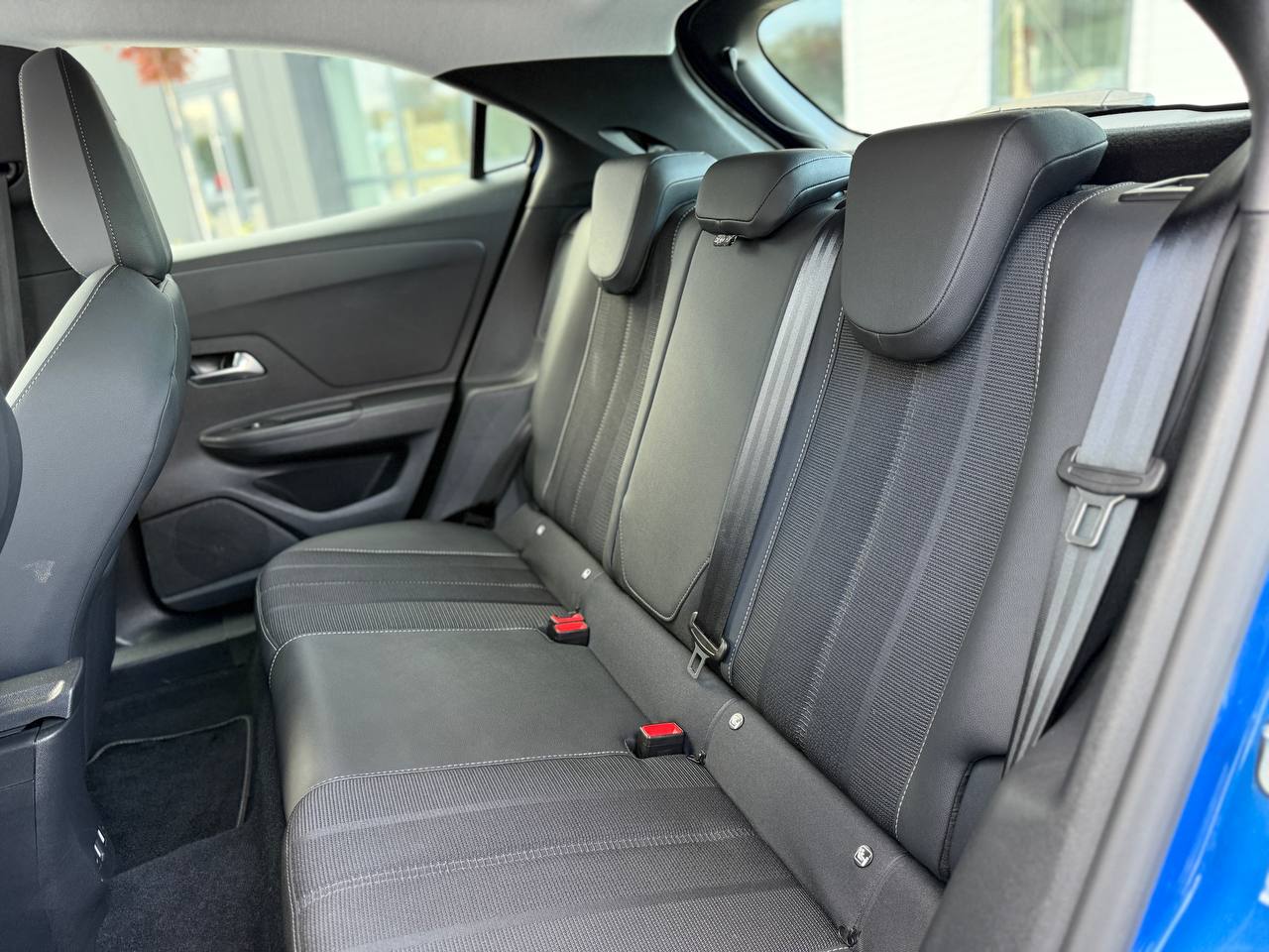 Фото - Opel Mokka-e #9