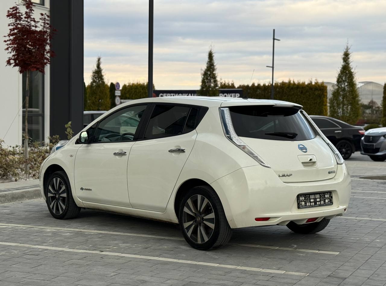 Фото - Nissan Leaf #10