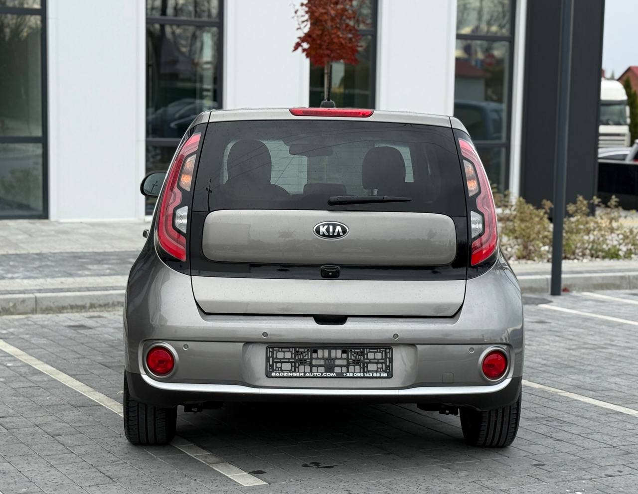 Фото - Kia Soul EV #4
