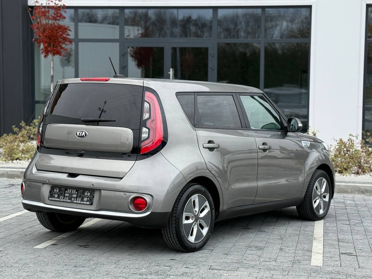 Фото - Kia Soul EV #5