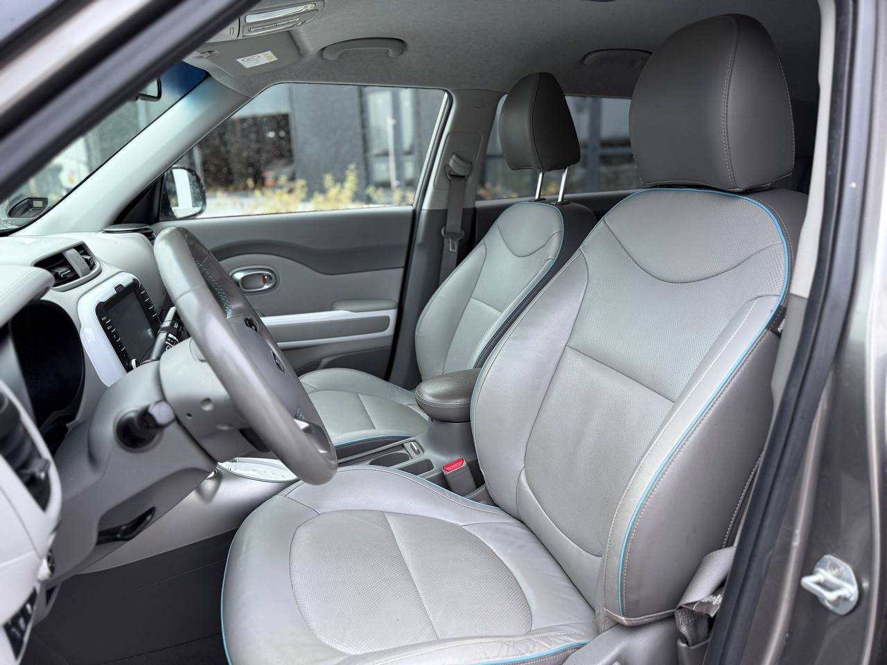 Фото - Kia Soul EV #7