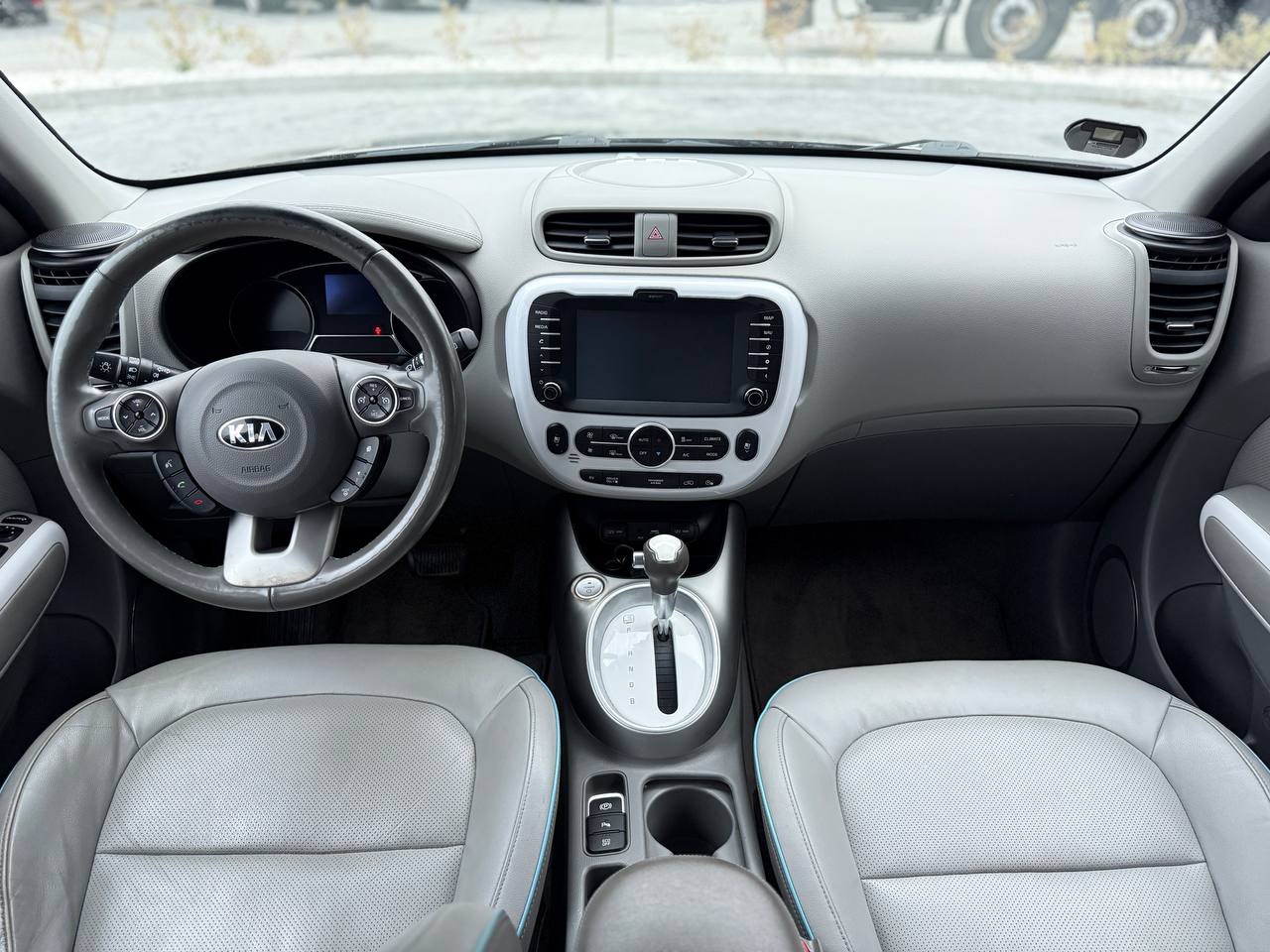 Фото - Kia Soul EV #9