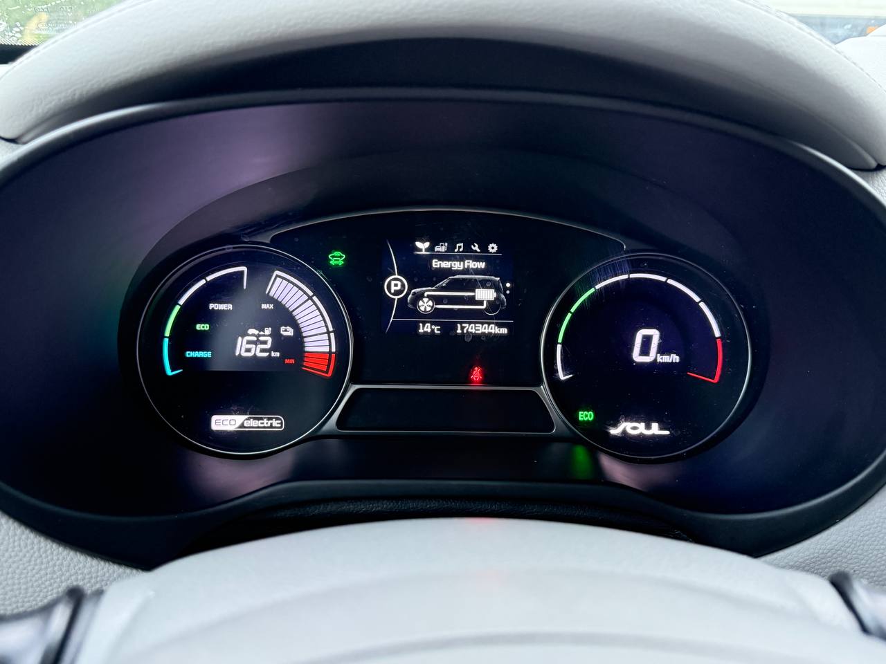 Фото - Kia Soul EV #10