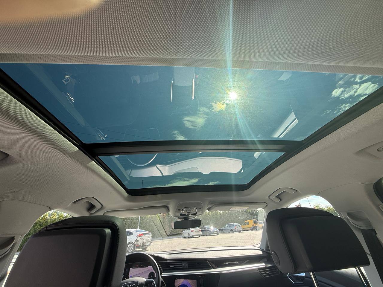 Фото - Audi E-tron #11