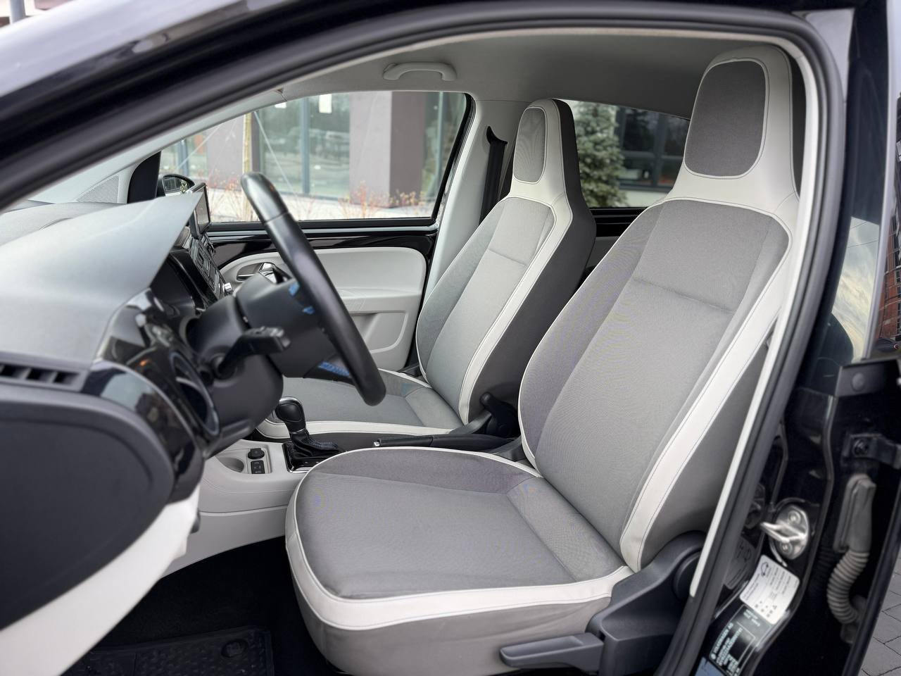 Фото - Volkswagen up! #8