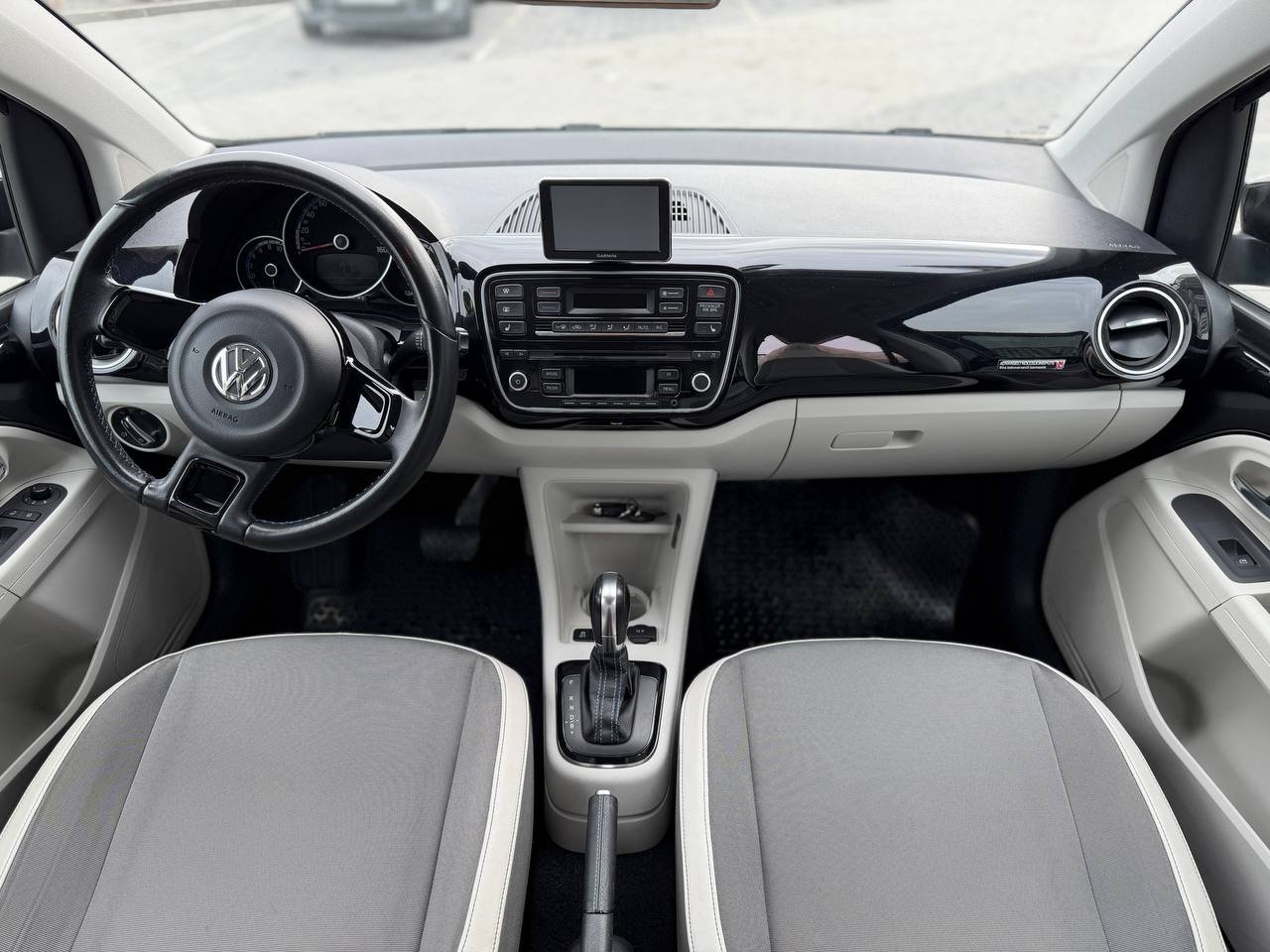 Фото - Volkswagen up! #9