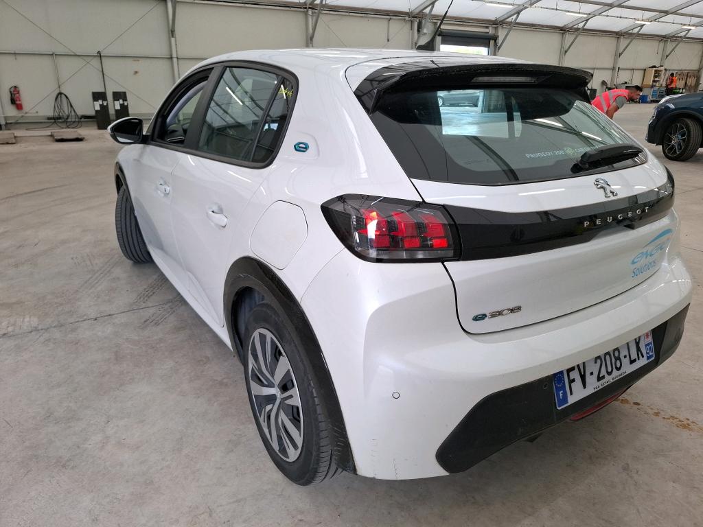 Фото - Peugeot e-208 #2