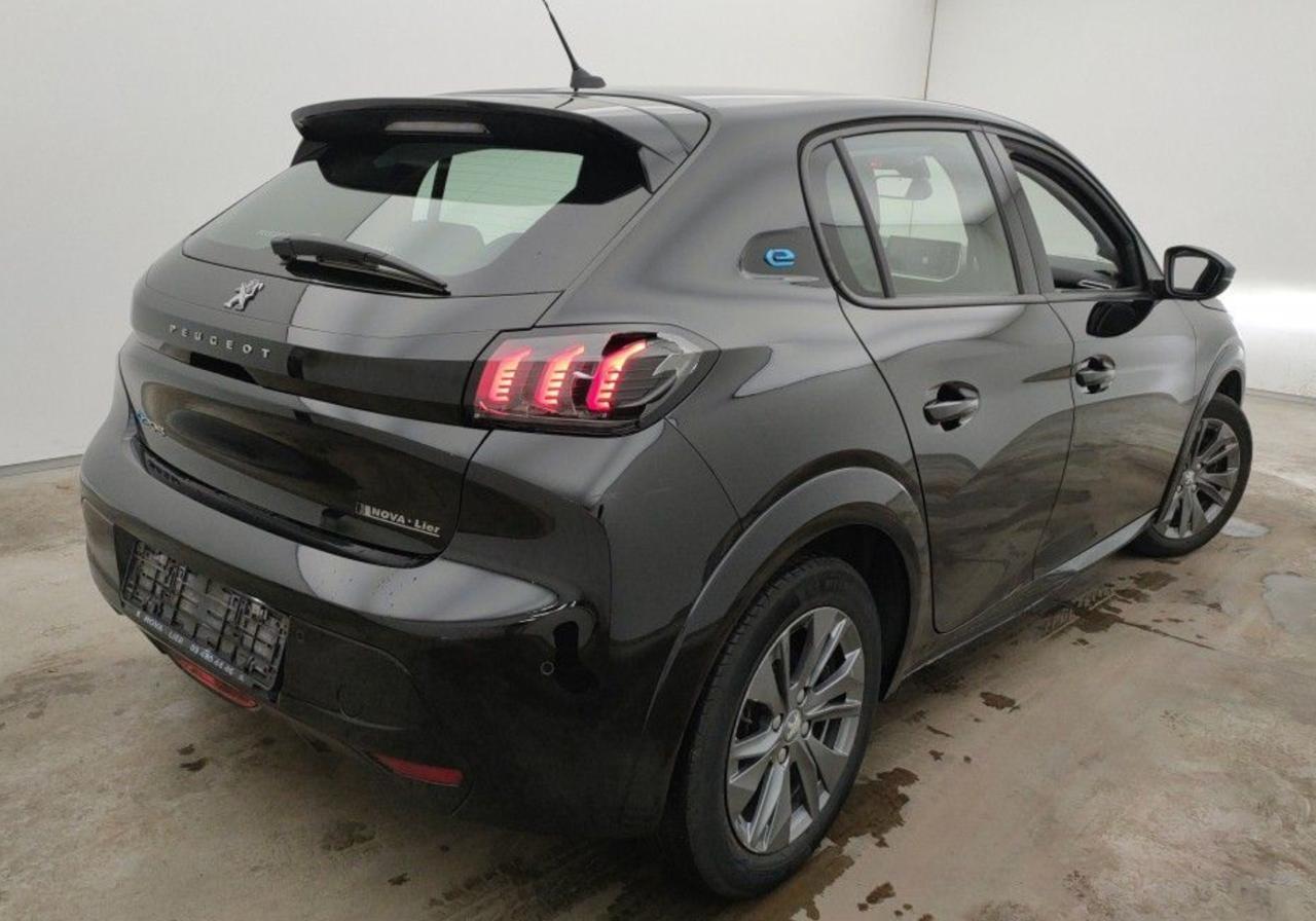 Фото - Peugeot e-208 #2