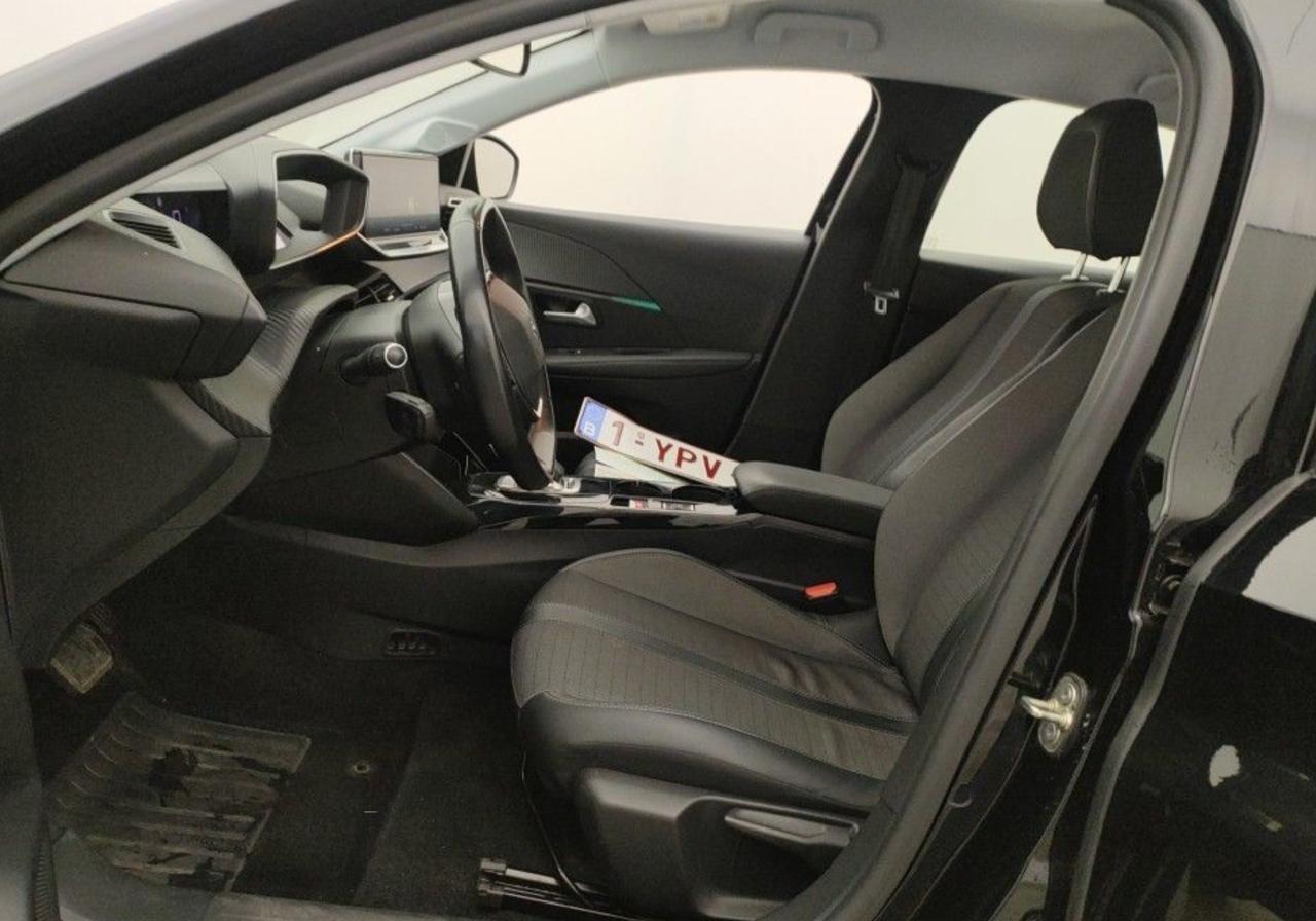 Фото - Peugeot e-208 #3