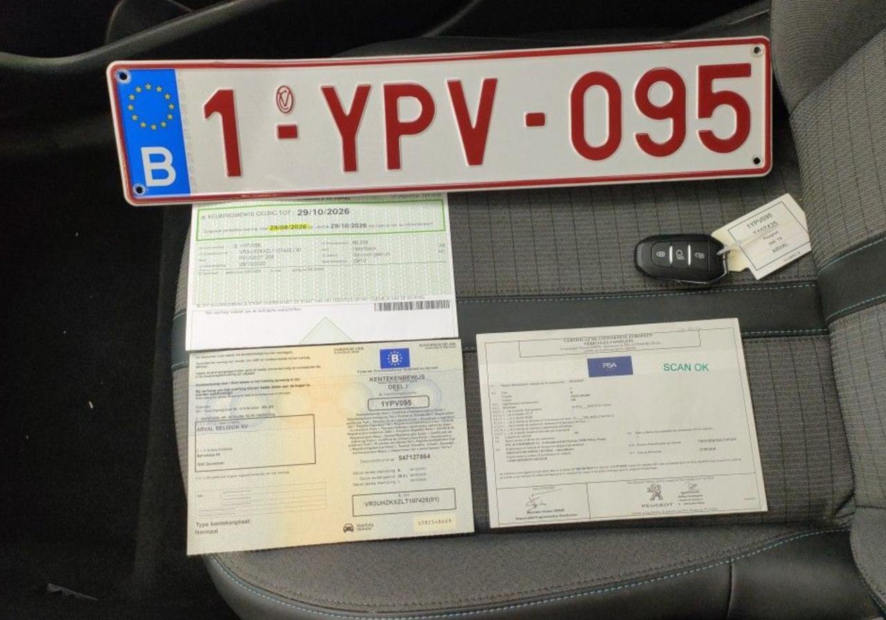 Фото - Peugeot e-208 #4