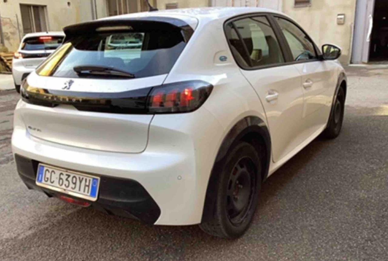 Фото - Peugeot e-208 #2