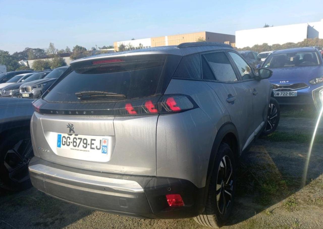 Фото - Peugeot e-2008 #4