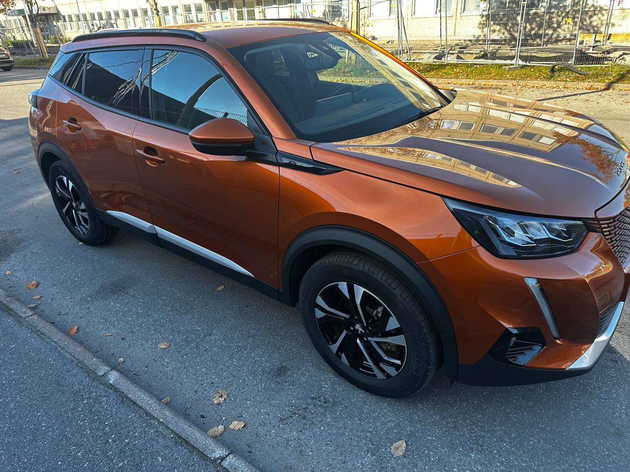 Фото - Peugeot e-2008 #3