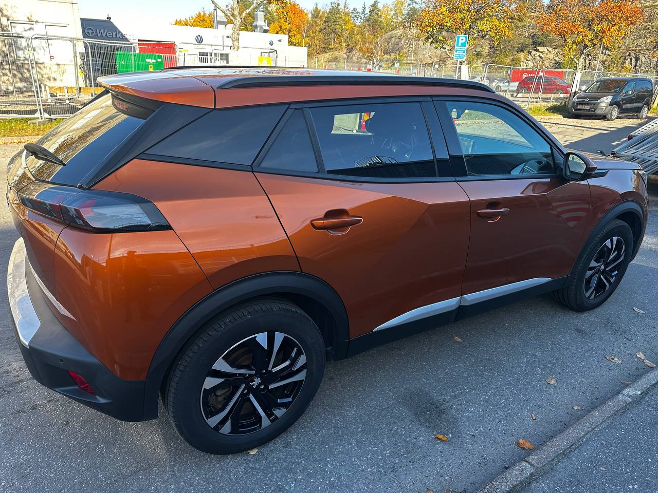 Фото - Peugeot e-2008 #6