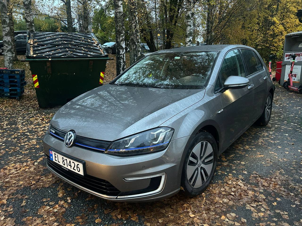 Фото - Volkswagen E-Golf #2